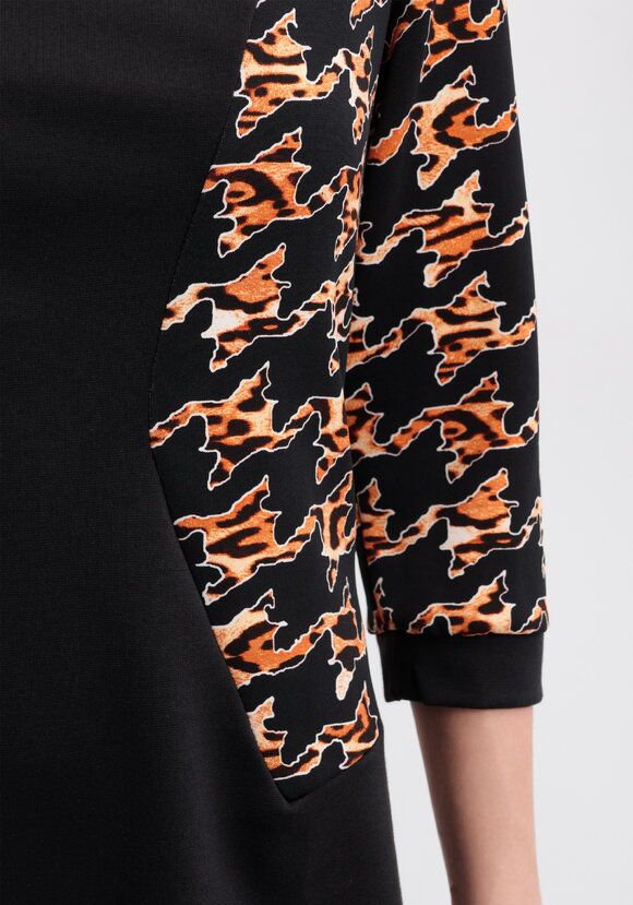 Платье классическое комбинированное из джерси шир.  580, рис. 15