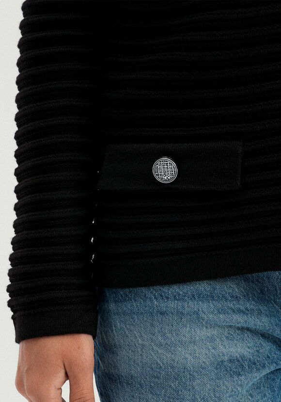 Пиджак в полоску на металлических пуговицах шир.  580, рис. 16