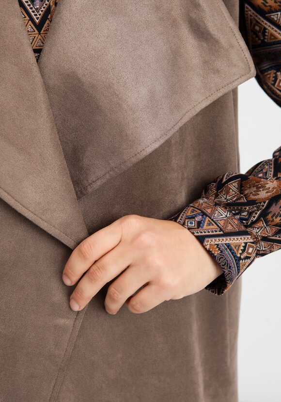 Жилет оверсайз с воротом апаш шир.  580, рис. 25