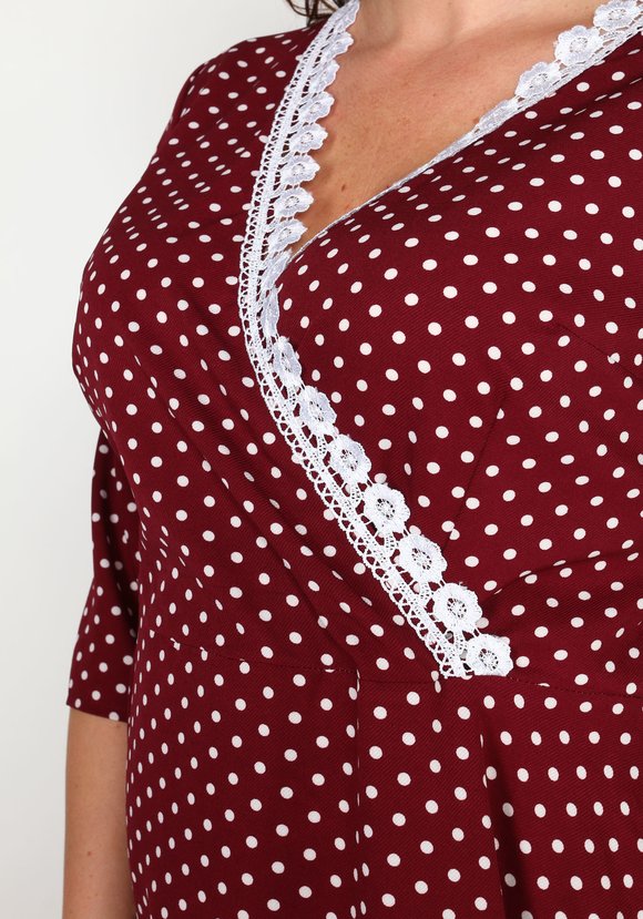 Платье в горох с украшением на груди шир.  580, рис. 4