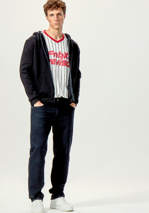 Брюки прямые из джинсовой ткани с карманами шир.  580, рис. 22