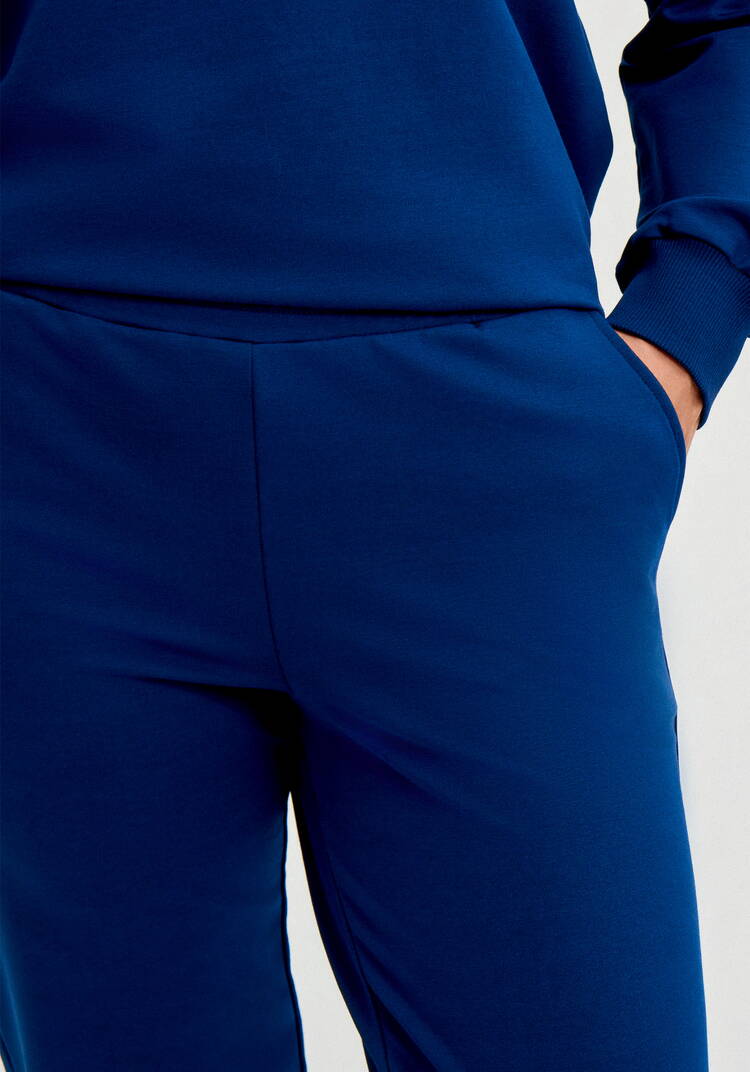 Костюм свитшот с принтом и брюки шир.  750, рис. 17