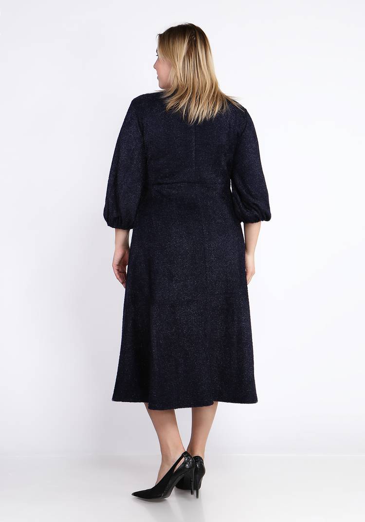 Платье с V-вырезом из ткани с блеском шир.  750, рис. 7