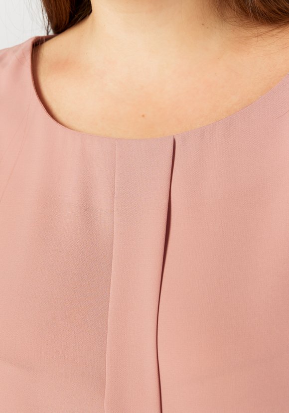 Блуза с вертикальной складкой шир.  580, рис. 9