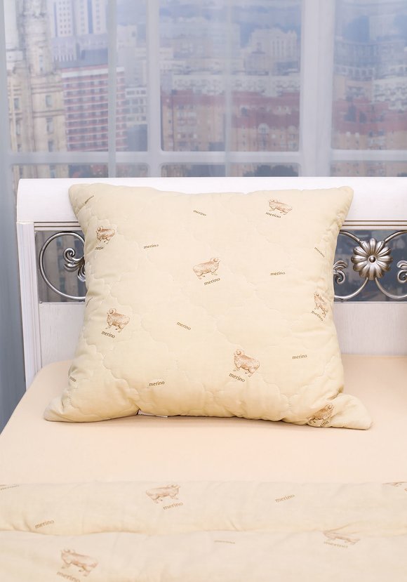 Подушка с овечьей шерстью Золотое руно шир.  580, рис. 1