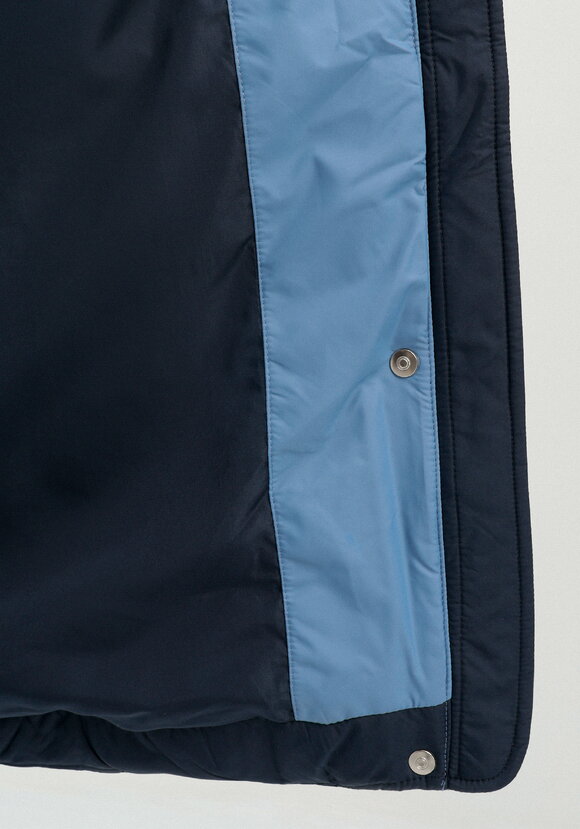 Пуховик с капюшоном и фактурной стежкой шир.  580, рис. 18