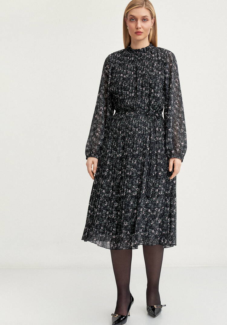 Платье гофре с рюшей по горловине шир.  750, рис. 4