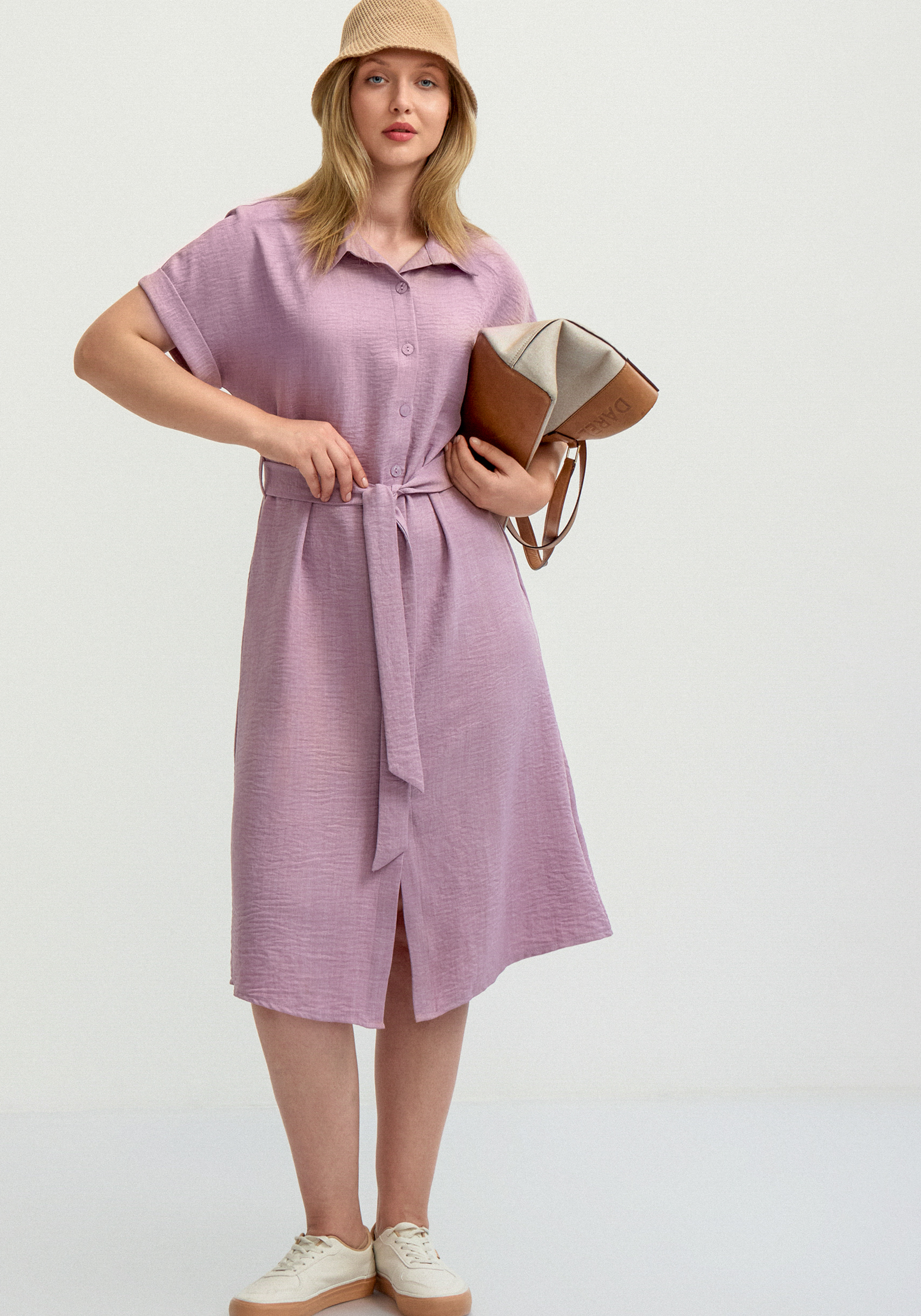 Платье со спущенным плечом А-силуэта 2999₽