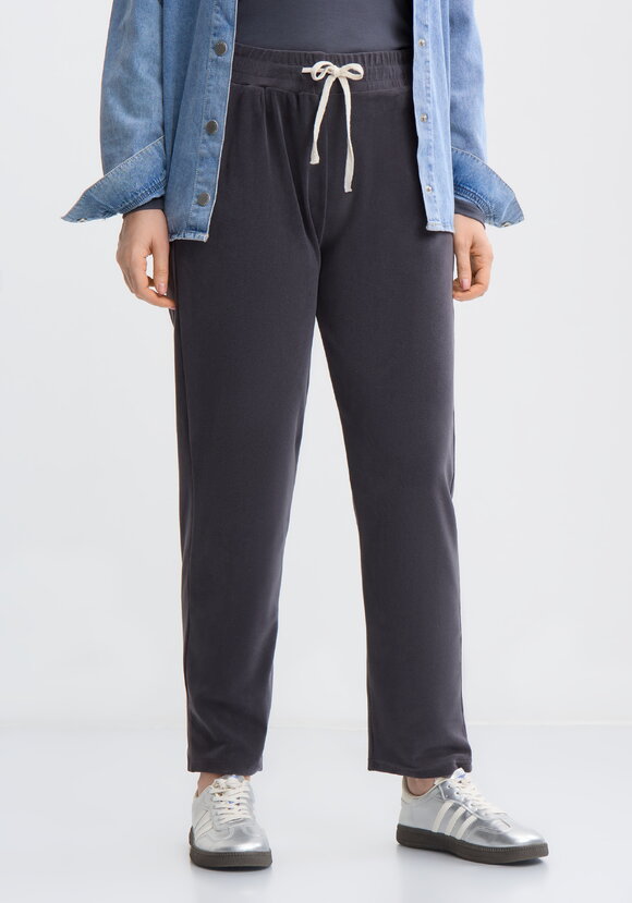 Брюки велюровые прямые на резинке по поясу шир.  580, рис. 32