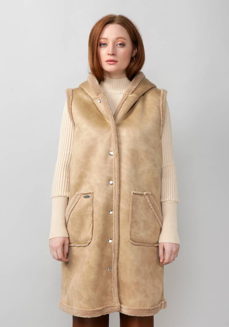 Жилет из экомеха с капюшоном шир.  750, рис. 4