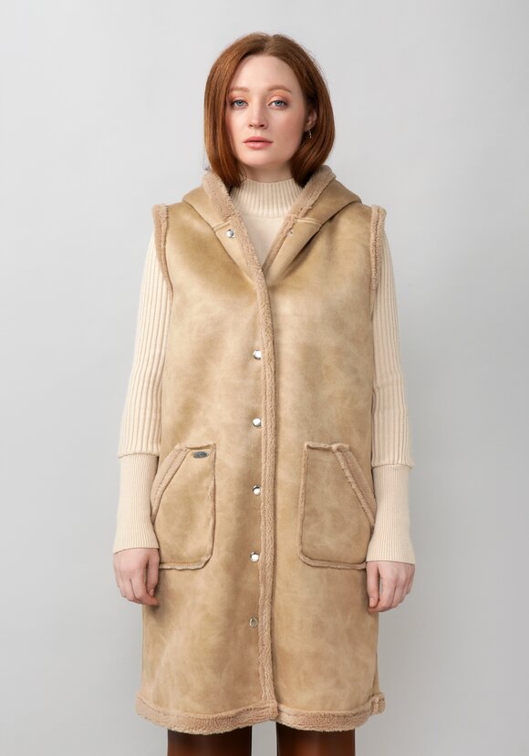 Жилет из экомеха с капюшоном шир.  580, рис. 4