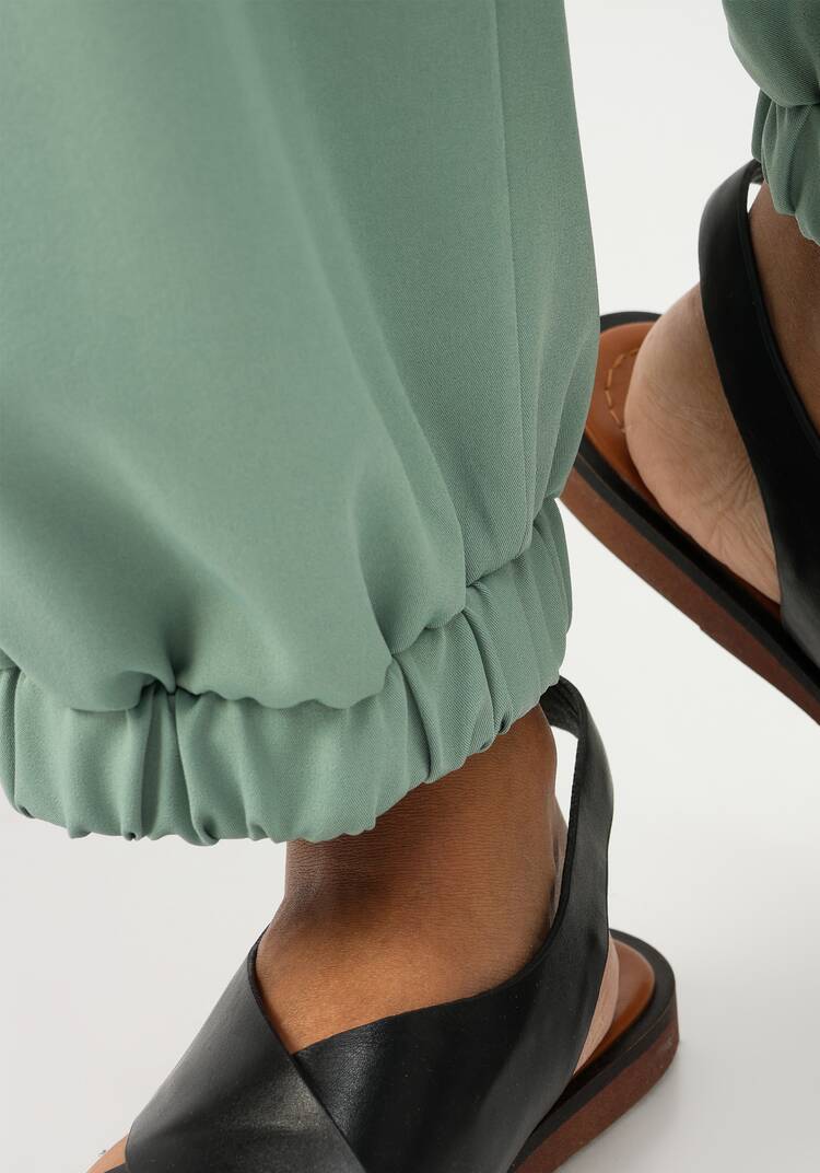 Брюки бананы на резинке с карманами шир.  750, рис. 38