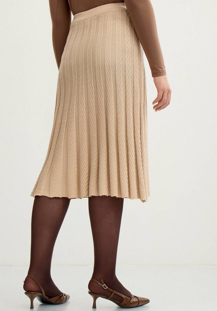 Юбка плиссе в вертикальную полоску шир.  750, рис. 19