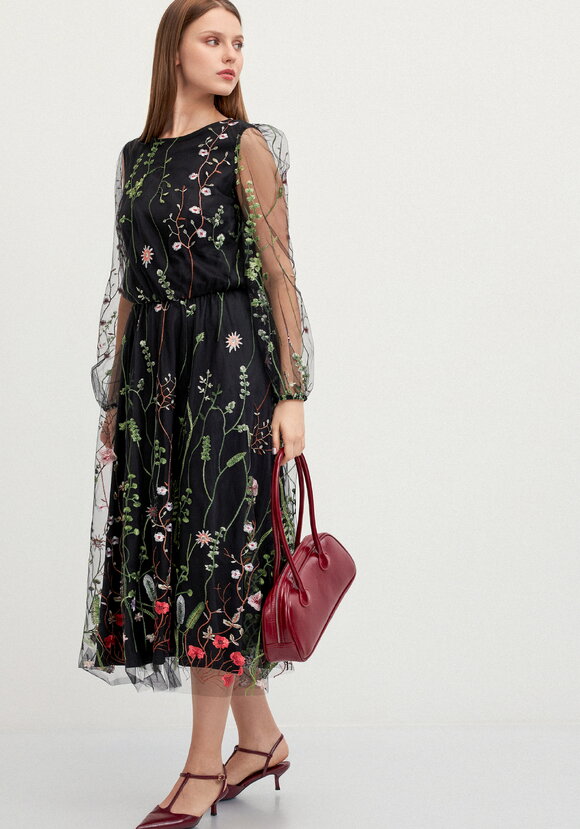 Платье с вышивкой по сетке шир.  580, рис. 7