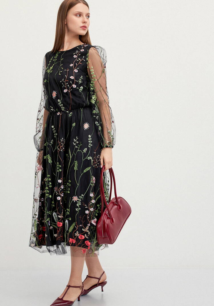 Платье с вышивкой по сетке шир.  750, рис. 7