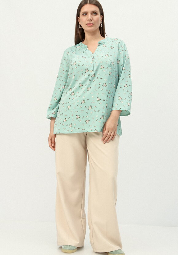 Блуза на пуговицах и разрезами по бокам шир.  580, рис. 17