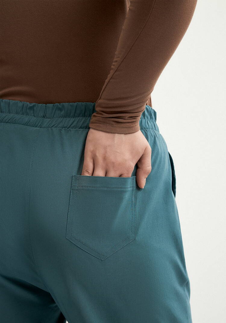 Брюки зауженные с декором из пуговиц шир.  750, рис. 5