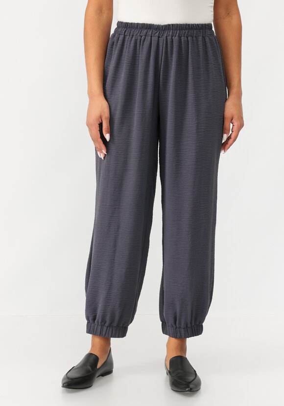 Брюки комфортные свободного кроя шир.  580, рис. 11