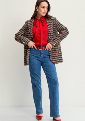 Джинсы прямые от бедра с вышивкой на кармане