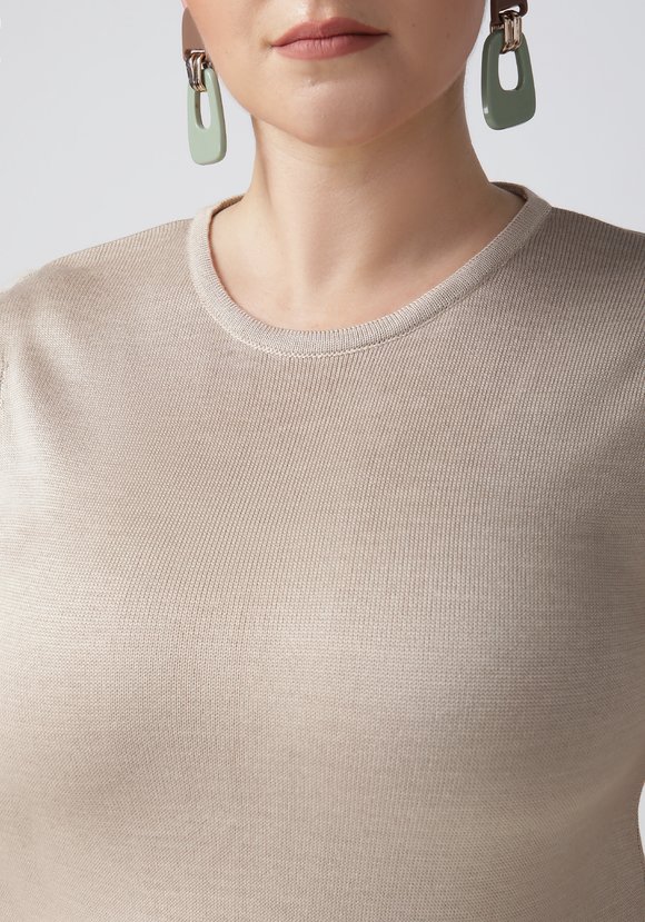 Платье однотонное с контрастными вставками шир.  580, рис. 5