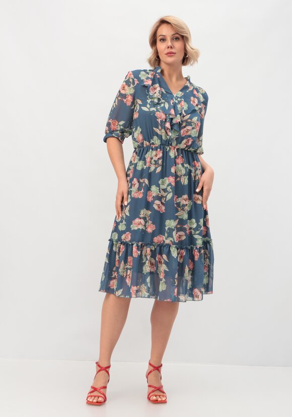 Платье с воланом по горловине шир.  580, рис. 17