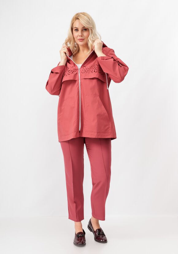 Ветровка с ажурной кокеткой шир.  580, рис. 32