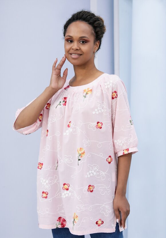 Блуза свободного кроя с цветочной вышивкой шир.  580, рис. 32