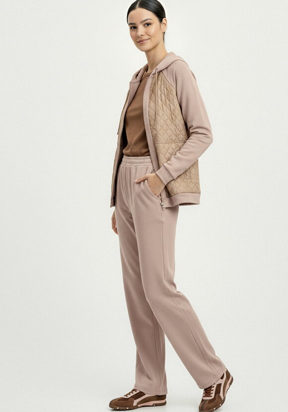 Бомбер с капюшоном из комбинированной ткани шир.  580, рис. 33