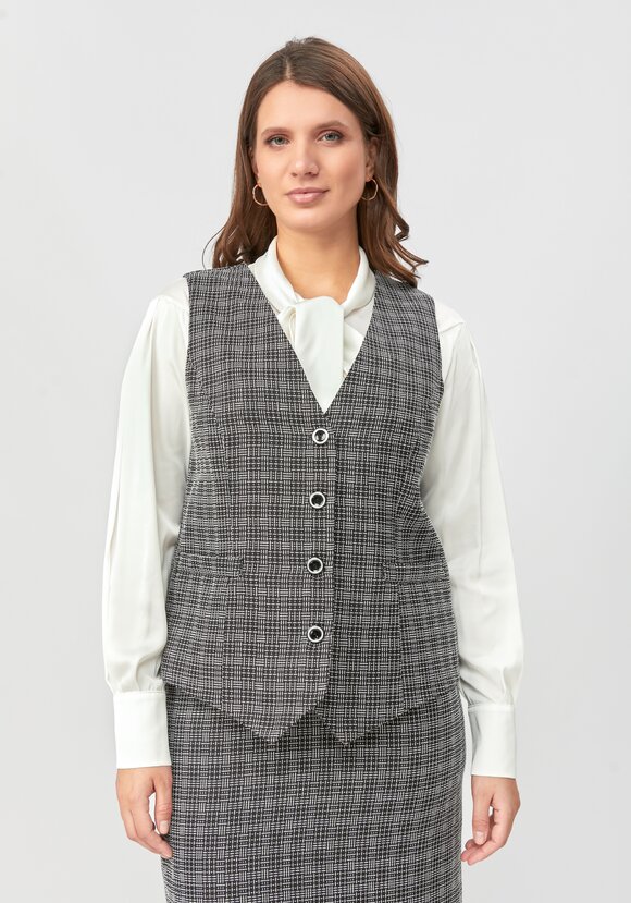 Жилет на пуговицах из фактурной ткани шир.  580, рис. 4