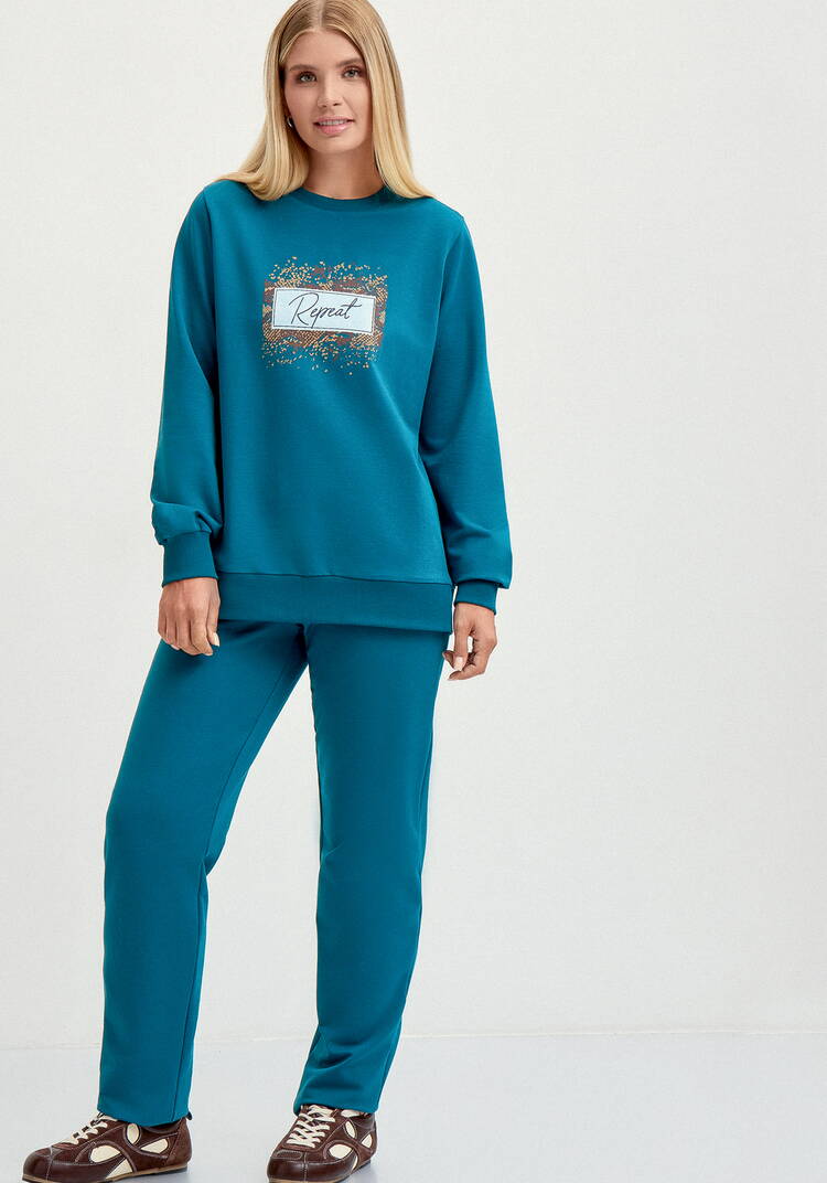 Костюм свитшот с принтом и брюки шир.  750, рис. 39