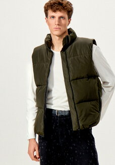 Жилет с крупной стежкой