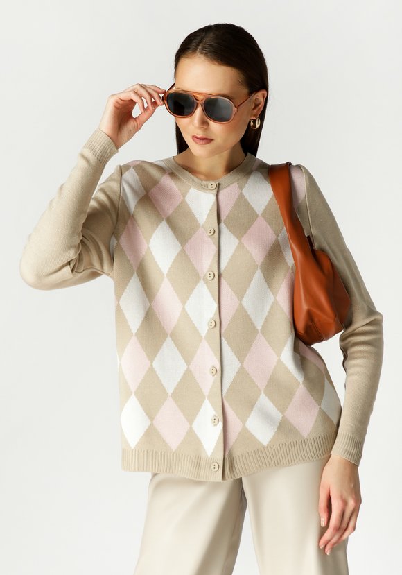 Кардиган с ромбами по полочке и спинке шир.  580, рис. 1