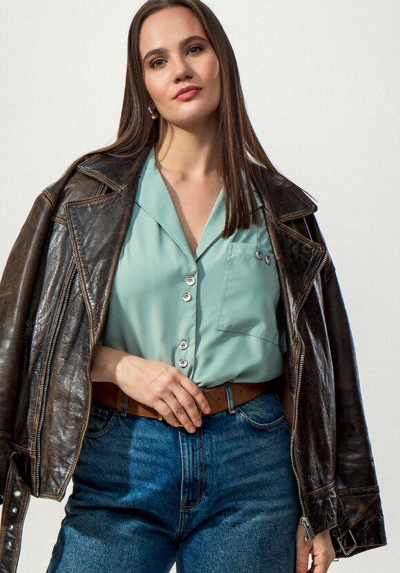 Блуза с однобортным воротником шир.  580, рис. 15