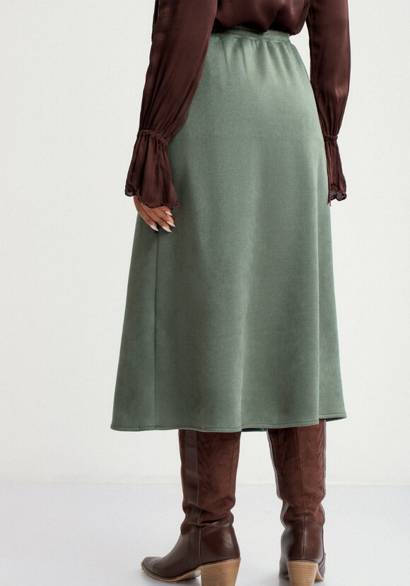 Юбка с конструктивными отстрочками шир.  580, рис. 3