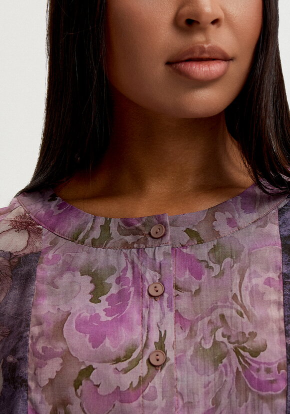 Блуза  с комбинированным принтом шир.  580, рис. 14