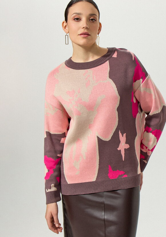 Джемпер с крупным цветочным орнаментом шир.  580, рис. 14