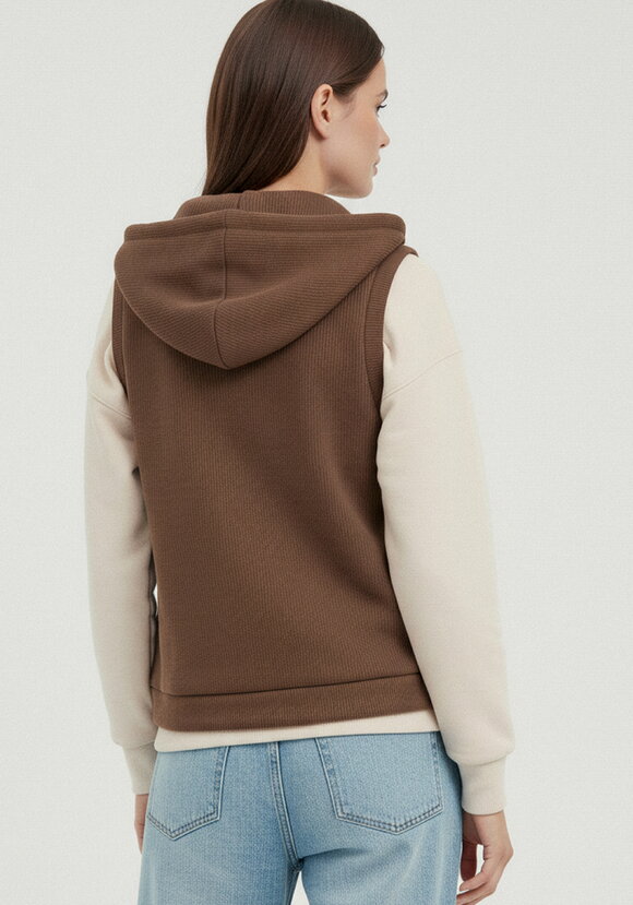 Жилет из микровельвета с начёсом шир.  580, рис. 4