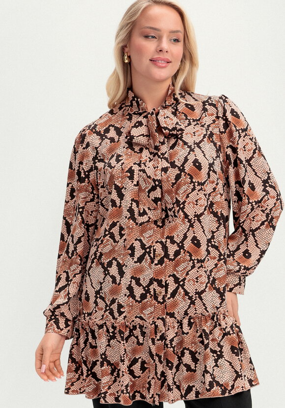 Туника свободного кроя с воланом по низу шир.  580, рис. 1