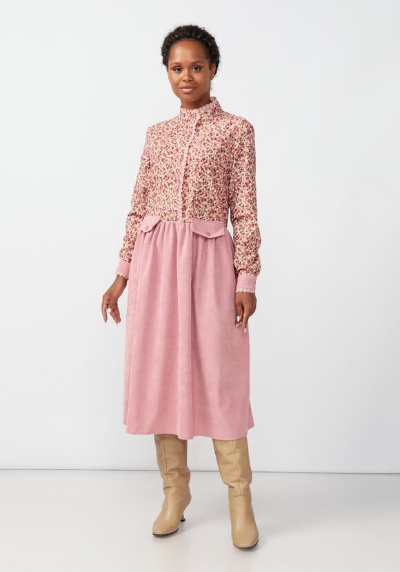 Платье из комбинированной вельветовой ткани шир.  580, рис. 4