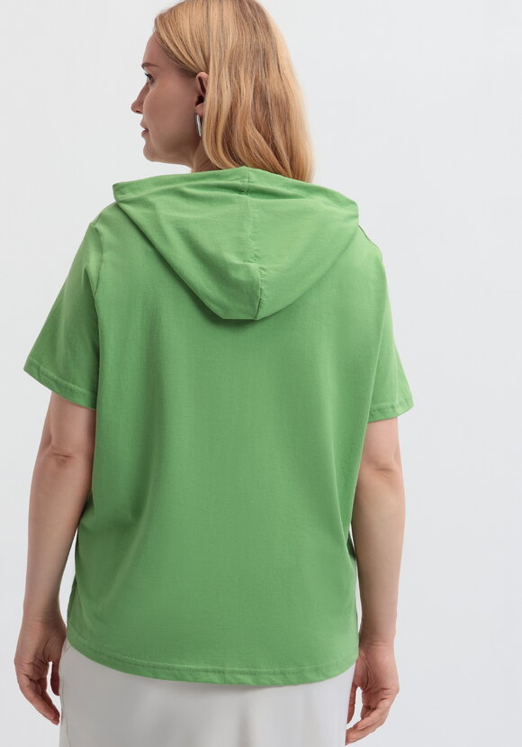 Футболка с капюшоном и принтом шир.  580, рис. 23