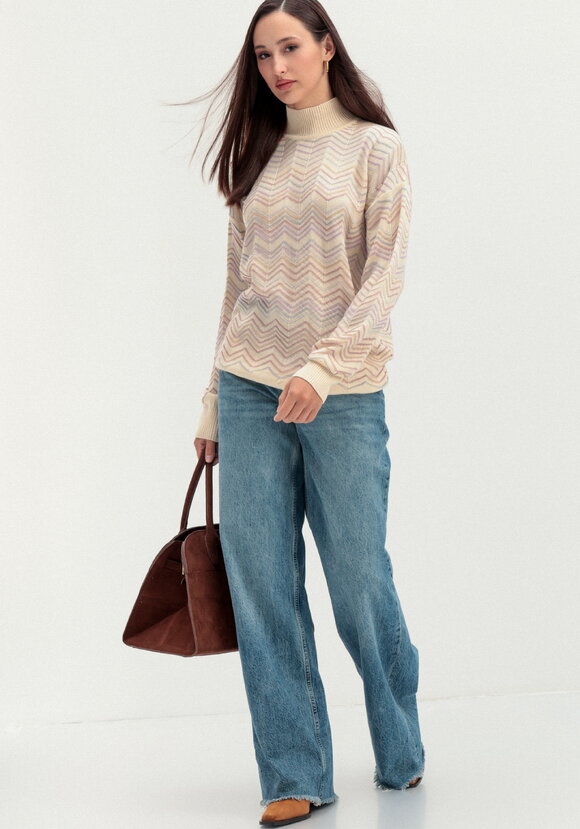 Свитер с высоким горлом и принтом зигзаг шир.  580, рис. 19