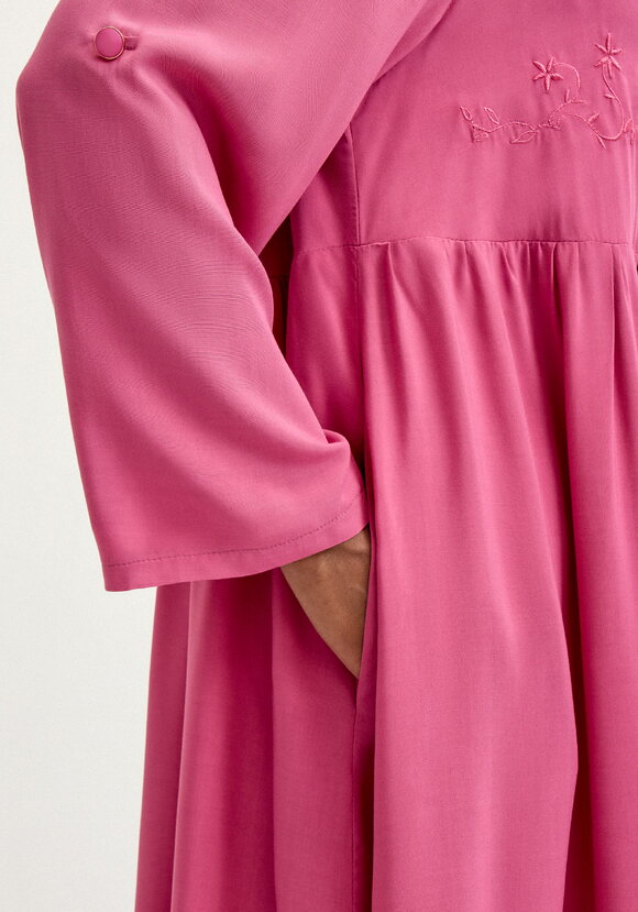 Рубашка с вышивкой на кокетке шир.  580, рис. 30