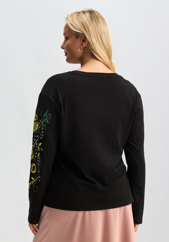 Лонгслив с вышивкой шир.  580, рис. 13