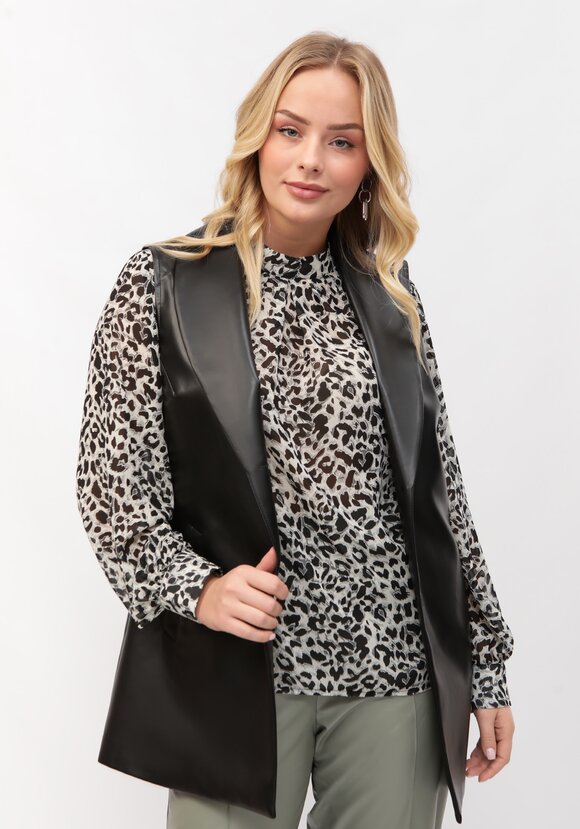 Жилет из экокожи однобортный шир.  580, рис. 7