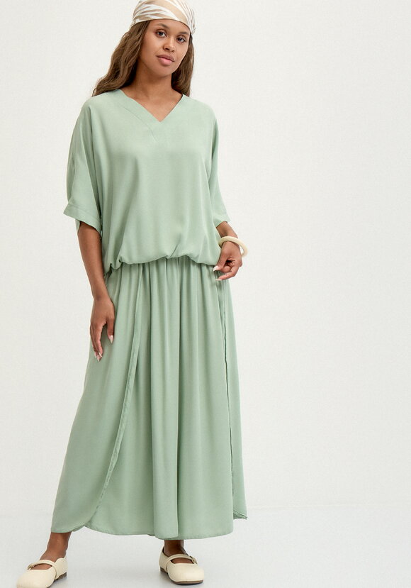 Блуза с V-образным вырезом свободная шир.  580, рис. 18