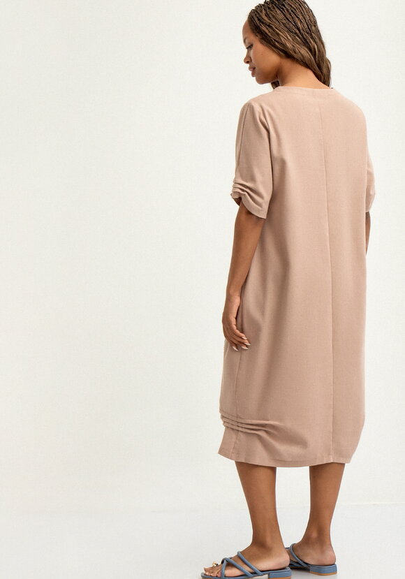 Платье изо льна свободного кроя шир.  580, рис. 11