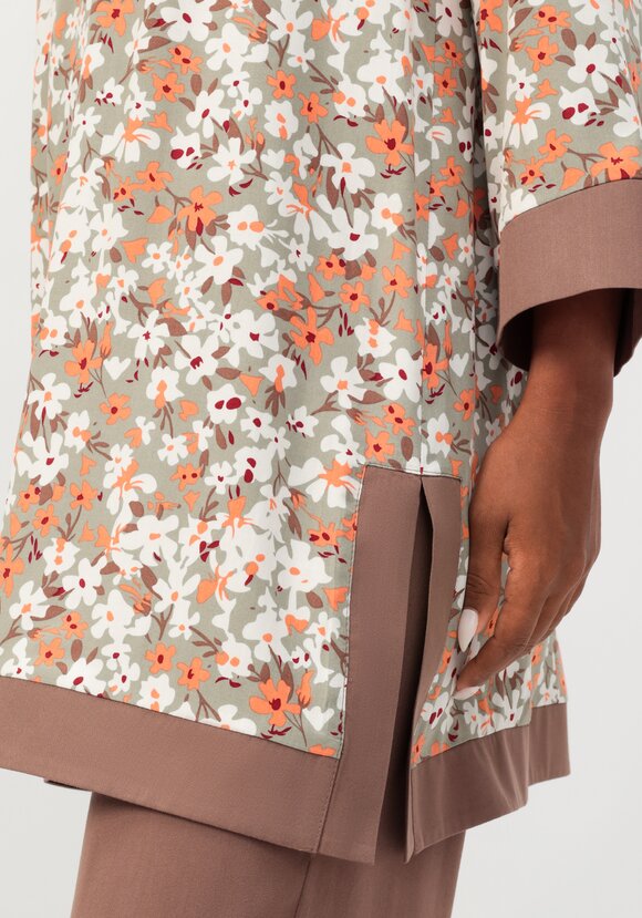 Туника с V-образным вырезом горловины шир.  580, рис. 14