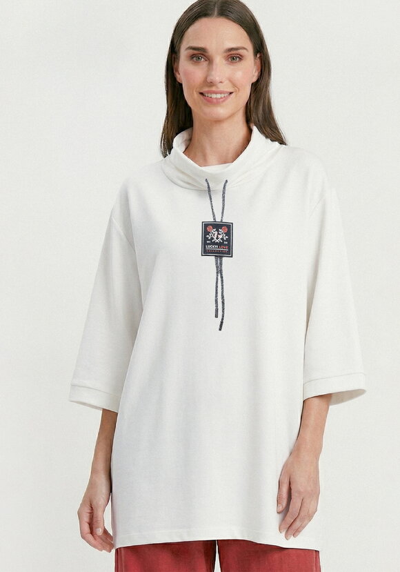 Блуза с декором по горловине шир.  580, рис. 3