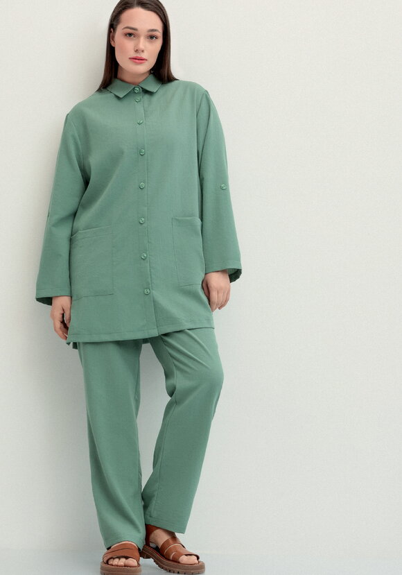 Рубашка на пуговицах свободного кроя шир.  580, рис. 10