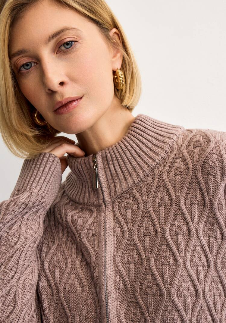 Кардиган на молнии с вязкой в виде ромбов шир.  750, рис. 24